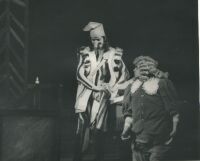 В роли Василиска в спектакле «Проделки великого Мертвиарха» (слева), Смоленский ГДТ им. А.С.Грибоедова